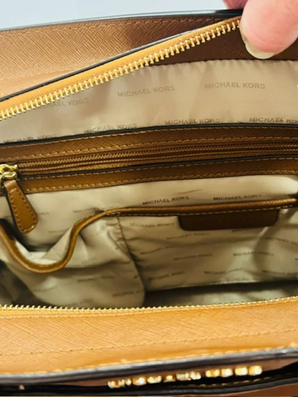 Michael Kors Dee Dee Lg Saffiano Leather Convertible Tote Acorn EUC